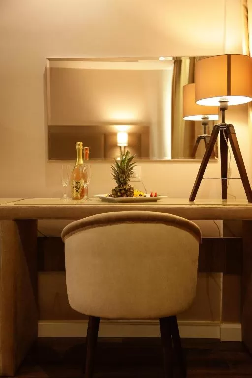 Royal G Hotel _ SPA 10 - STD DBL City View NO Blc 5.jpg